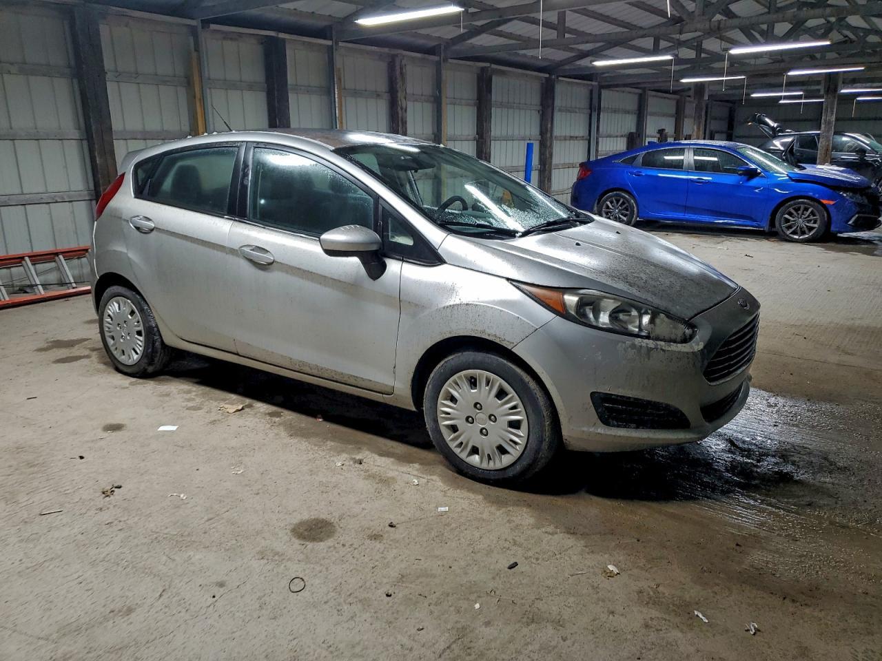 2016 FORD Fiesta