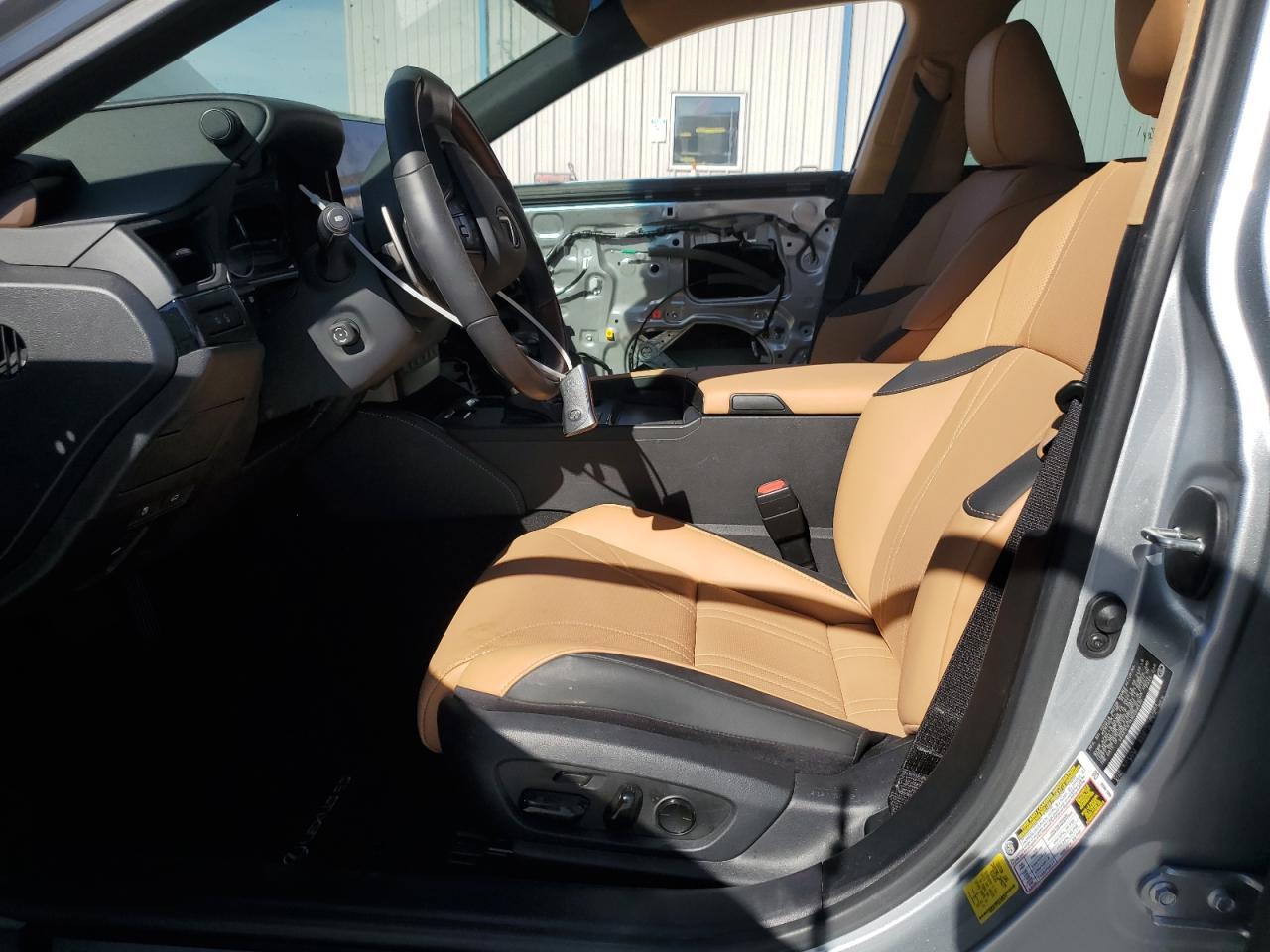 2025 LEXUS ES 300H