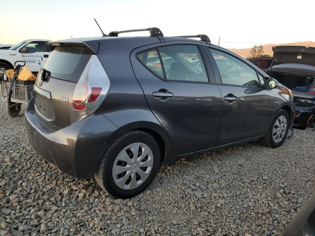2014 TOYOTA Prius c