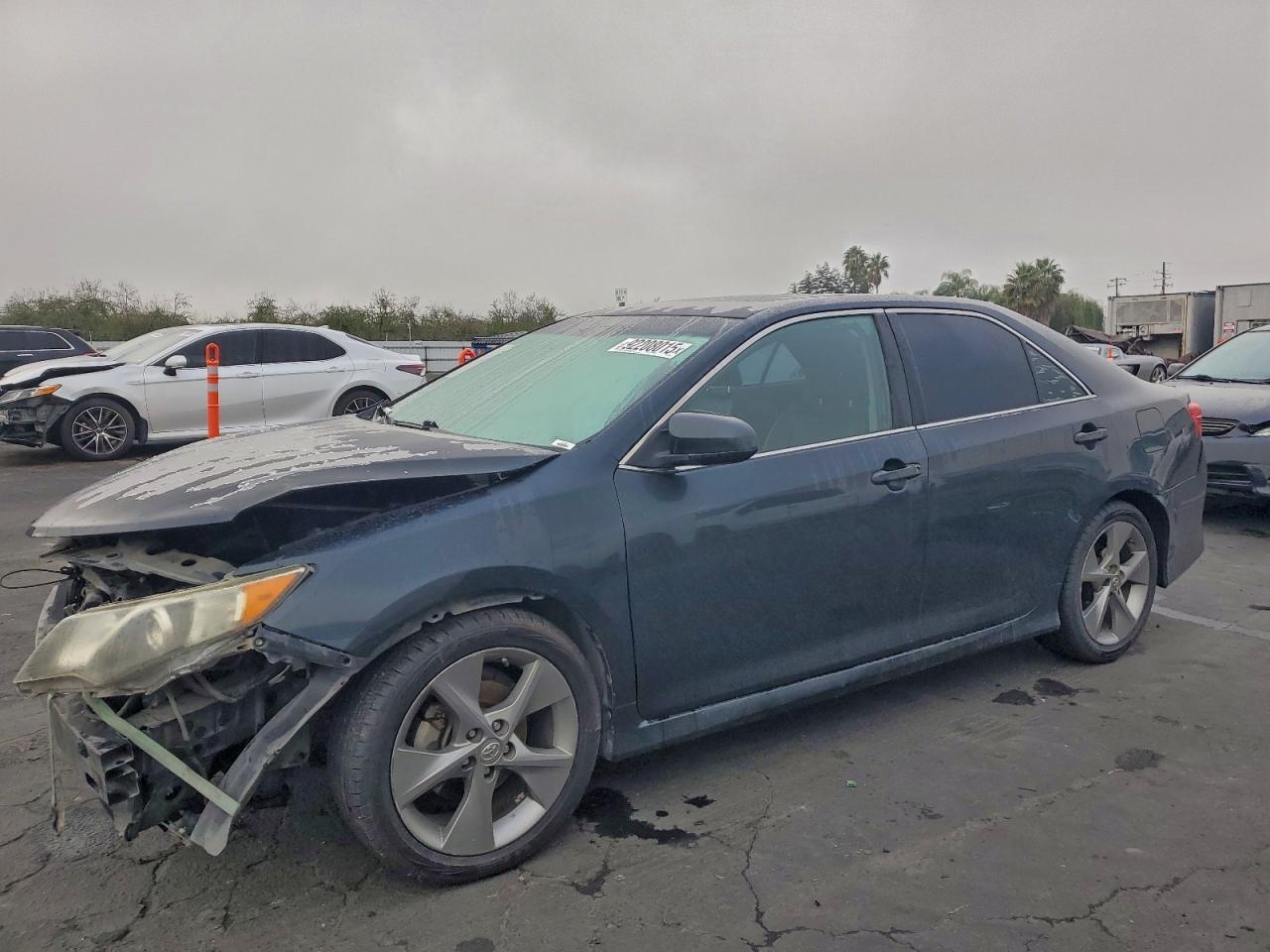 2014 TOYOTA CAMRY