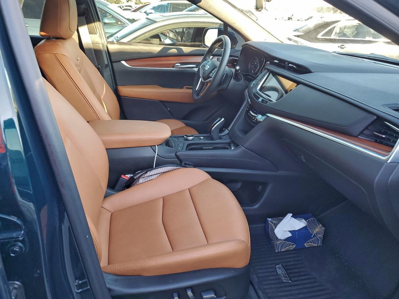 2025 CADILLAC XT5