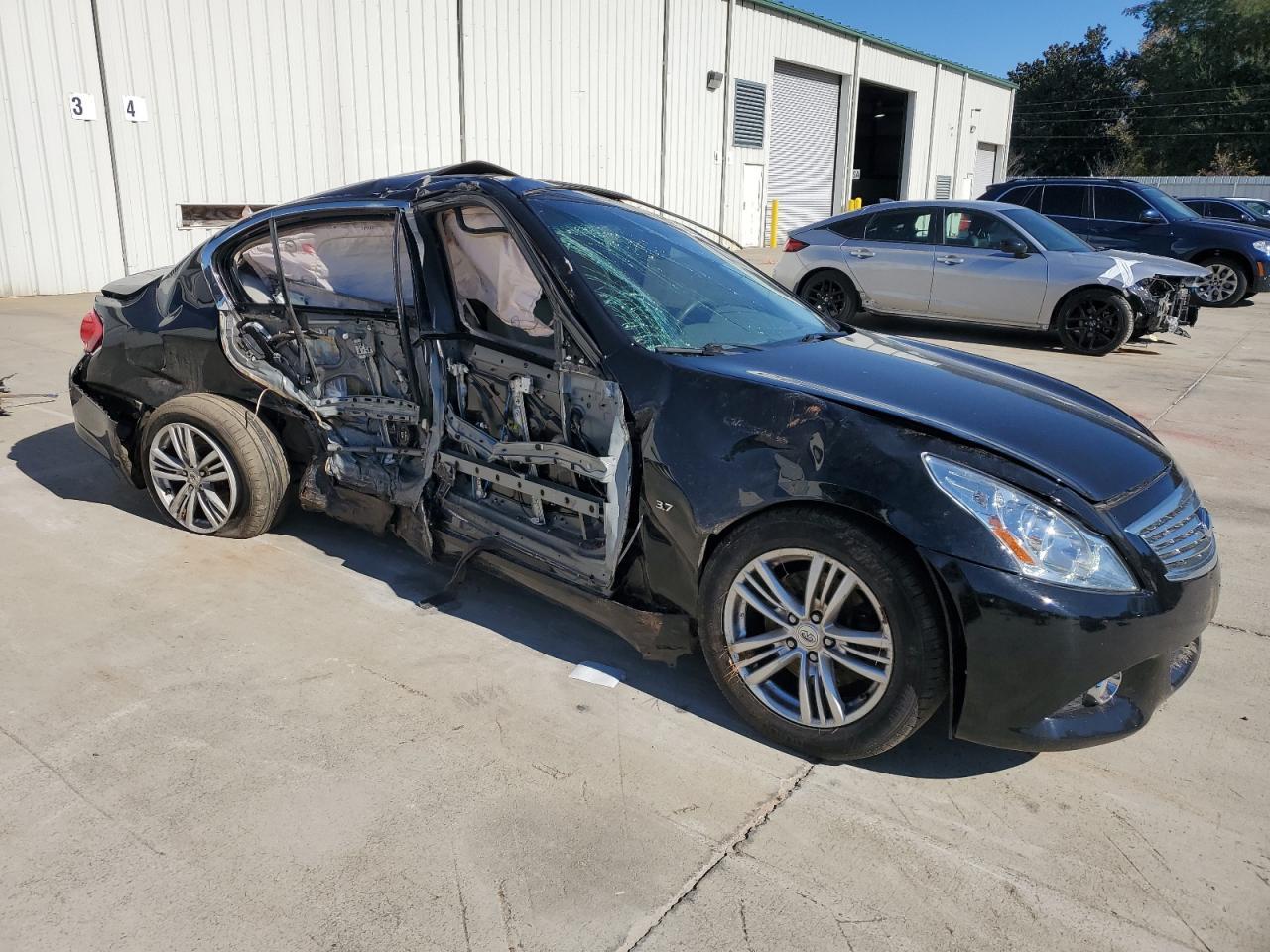 2015 INFINITI Q40