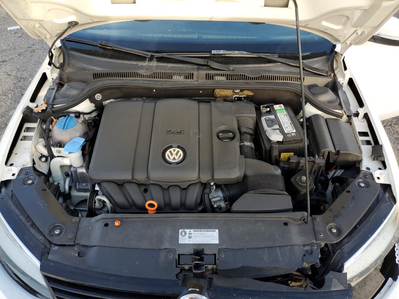 2011 VOLKSWAGEN JETTA