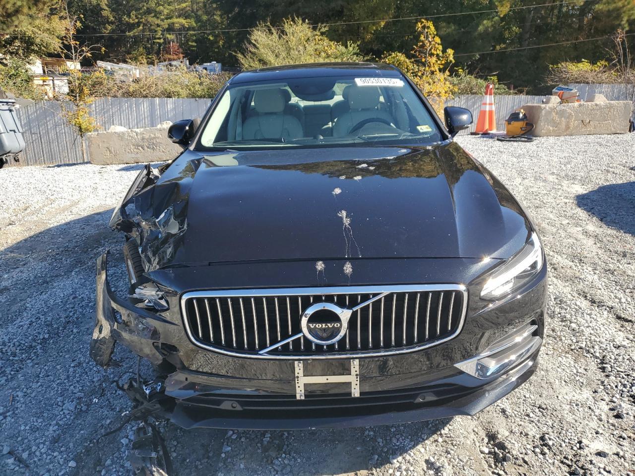 2017 VOLVO S90