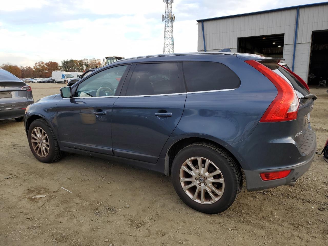 2010 VOLVO XC60
