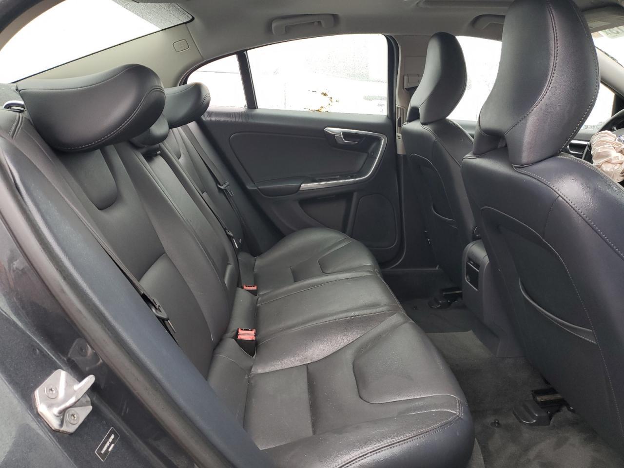 2015 VOLVO S60