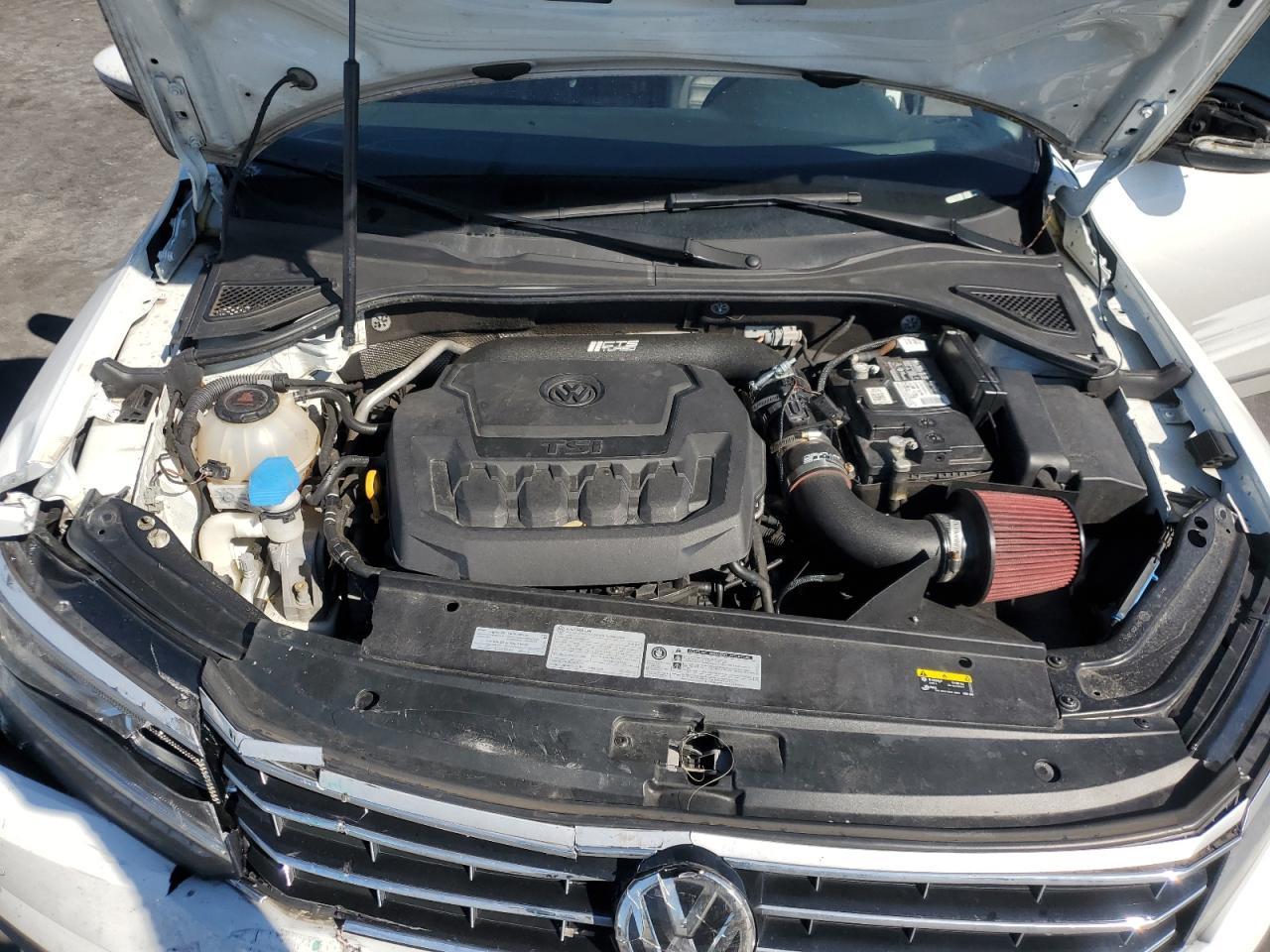 2018 VOLKSWAGEN Passat