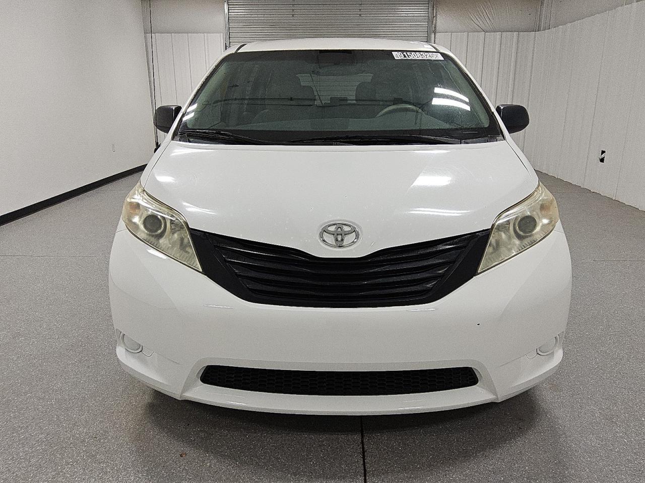 2013 TOYOTA SIENNA