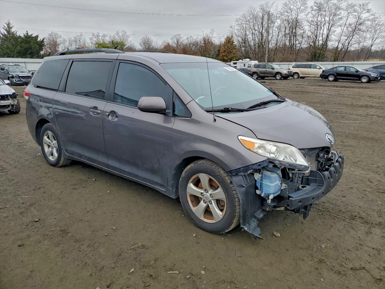 2014 TOYOTA SIENNA
