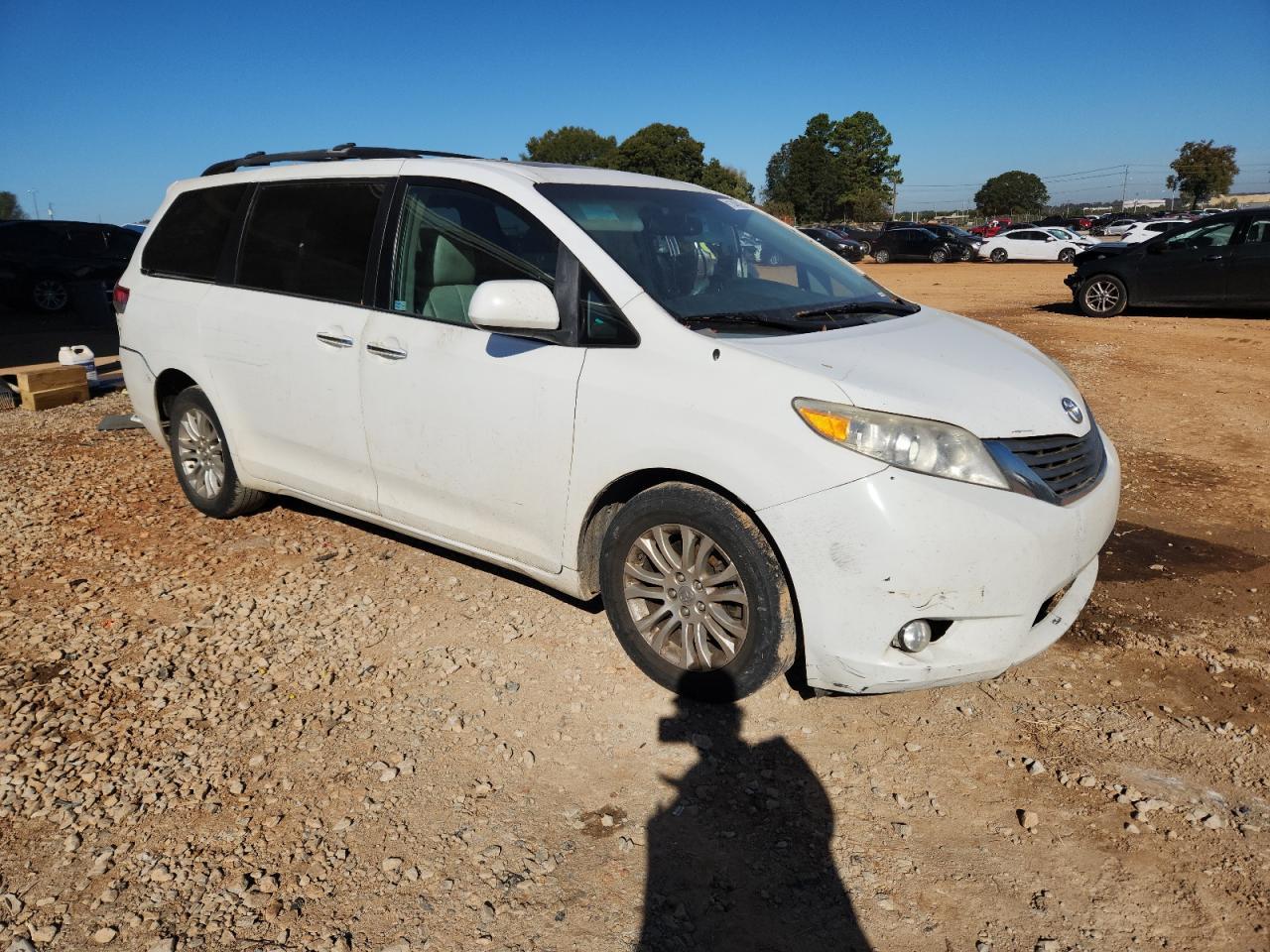 2013 TOYOTA SIENNA