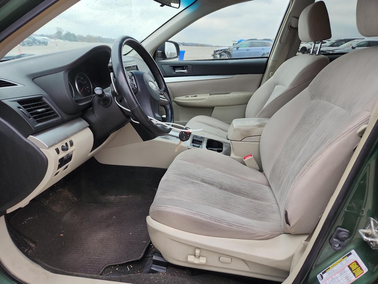 2013 SUBARU Outback