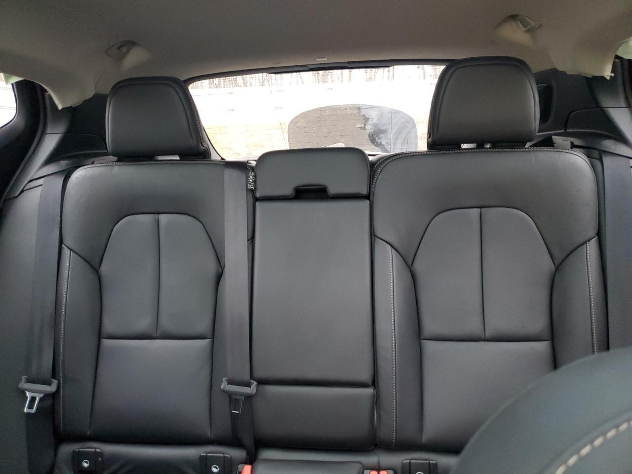 2019 VOLVO XC40