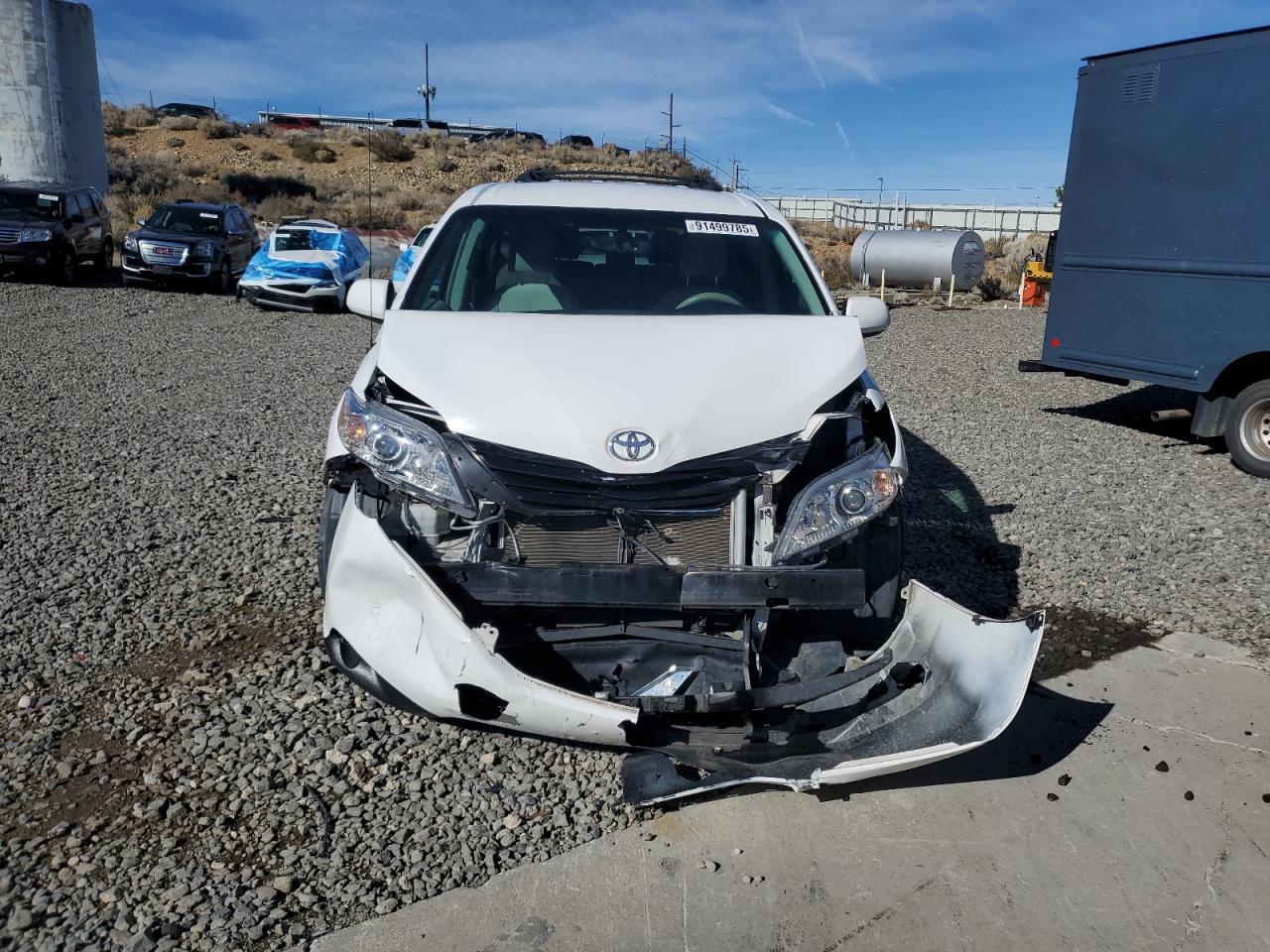 2013 TOYOTA SIENNA