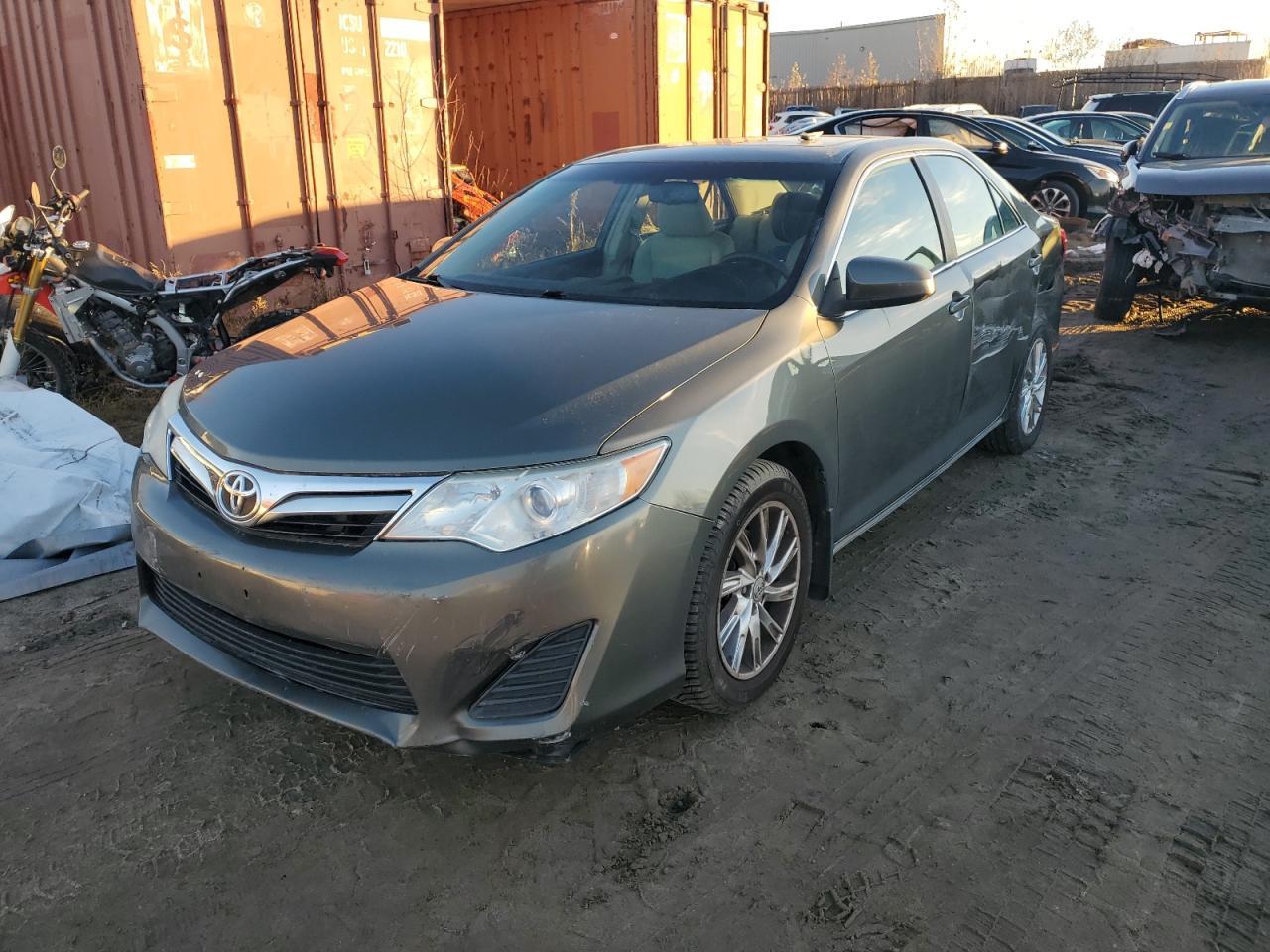 2014 TOYOTA CAMRY