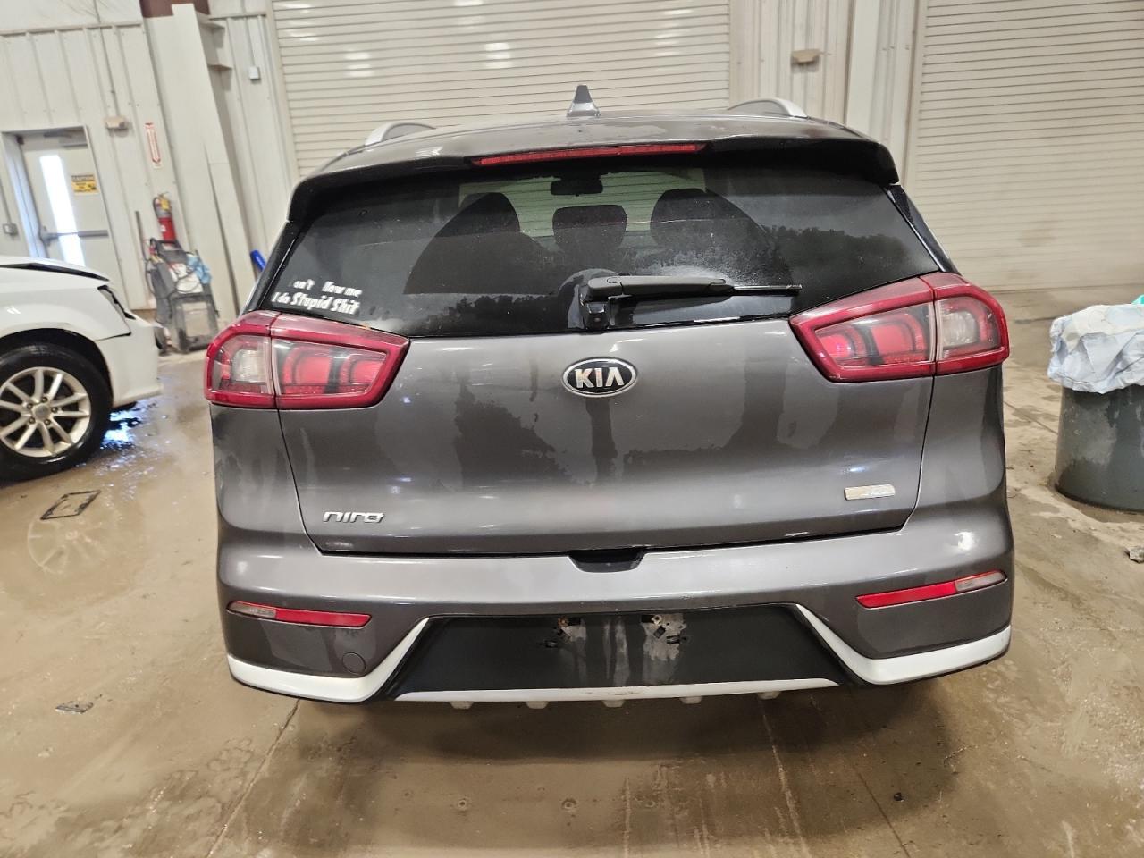 2017 KIA Niro