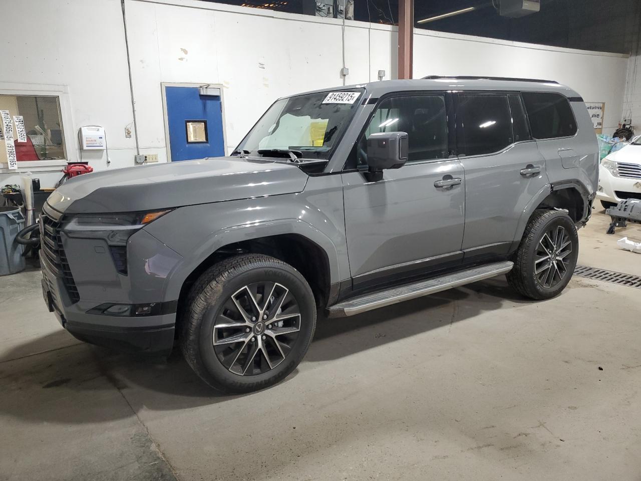 2025 LEXUS GX 550