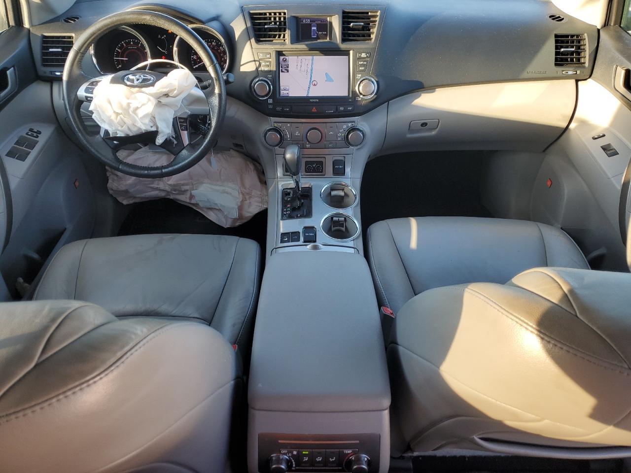 2011 TOYOTA HIGHLANDER