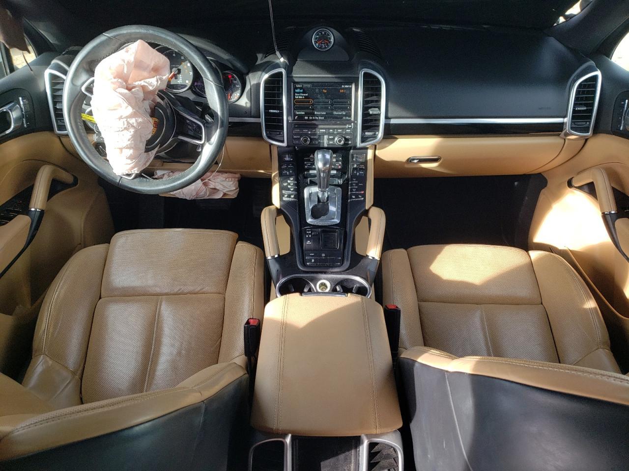 2016 PORSCHE CAYENNE