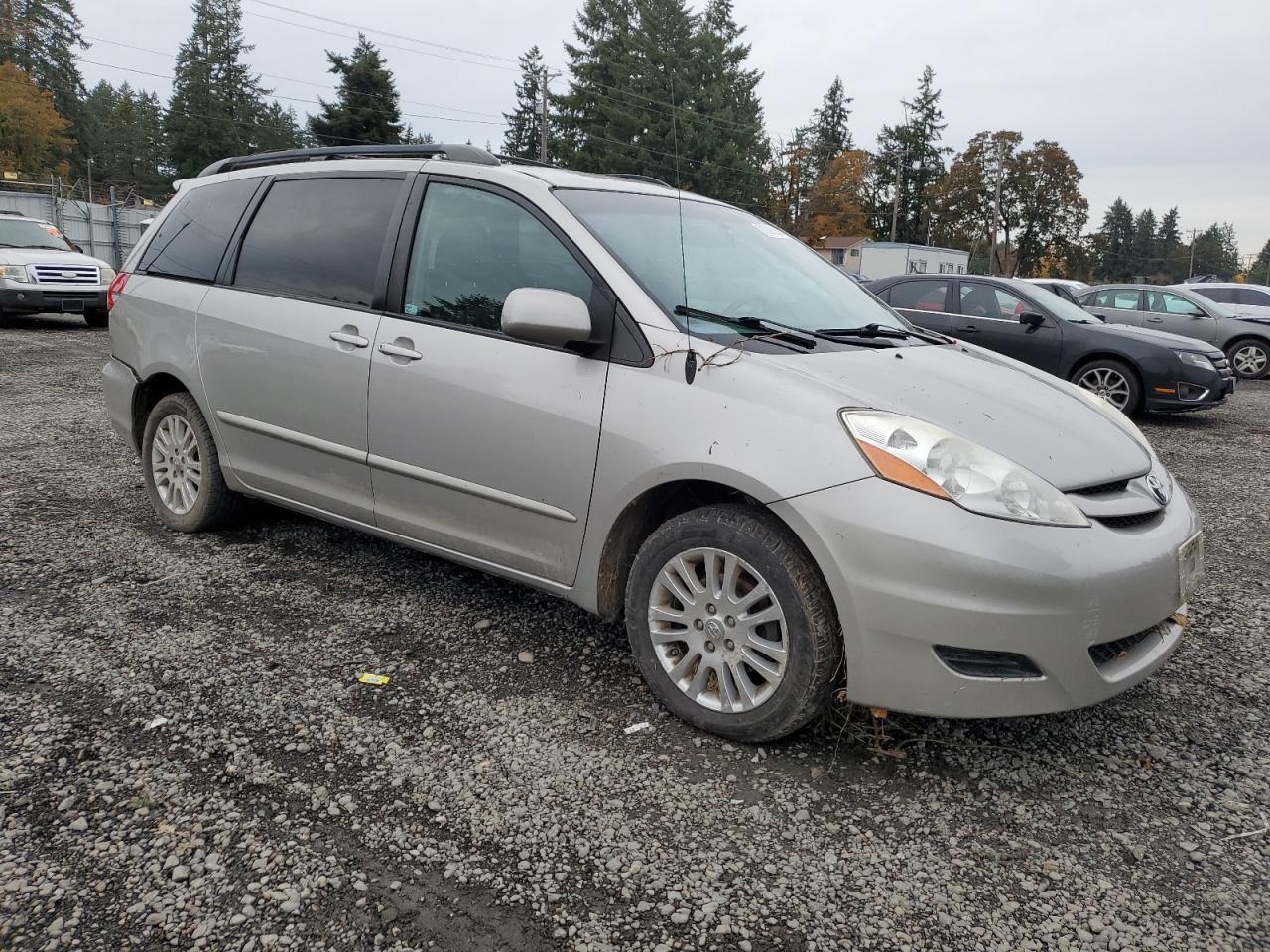 2008 TOYOTA SIENNA