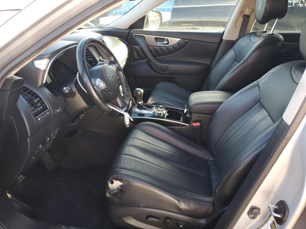 2016 INFINITI QX70