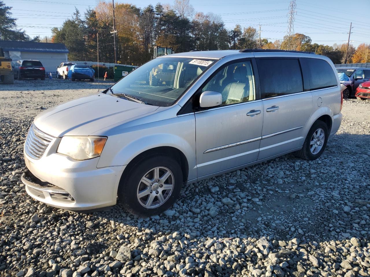 2012 CHRYSLER Town & Country