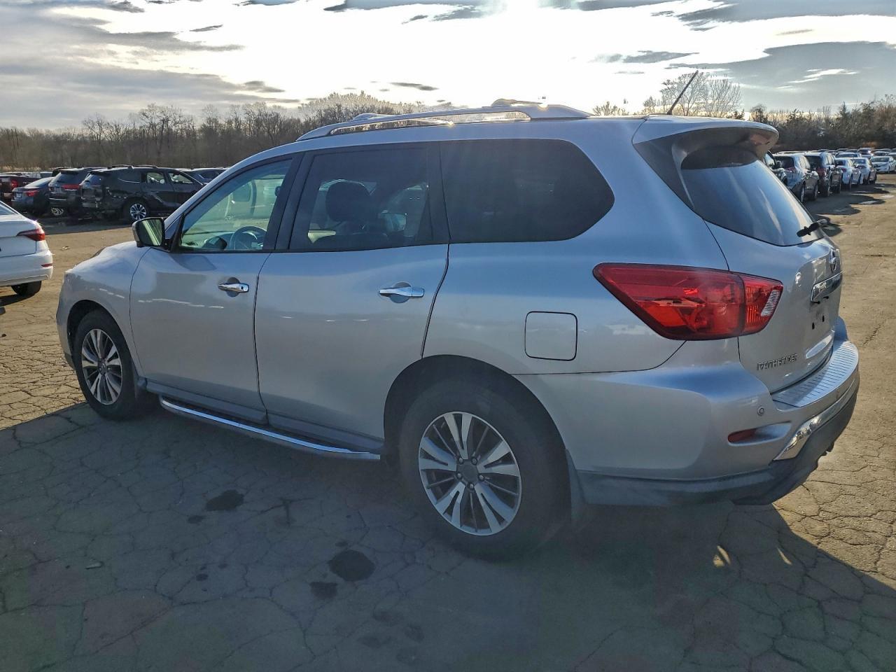 2017 NISSAN PATHFINDER