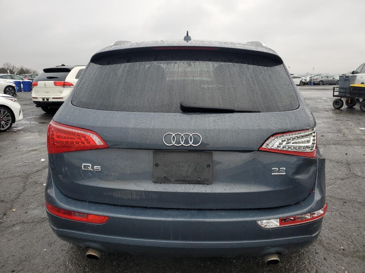 2010 AUDI Q5