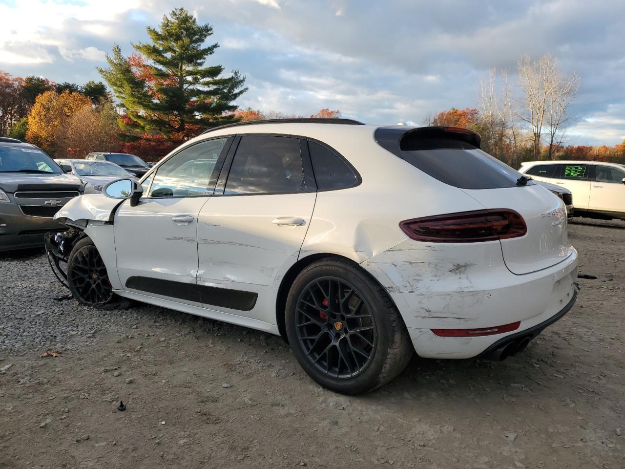 2017 PORSCHE Macan