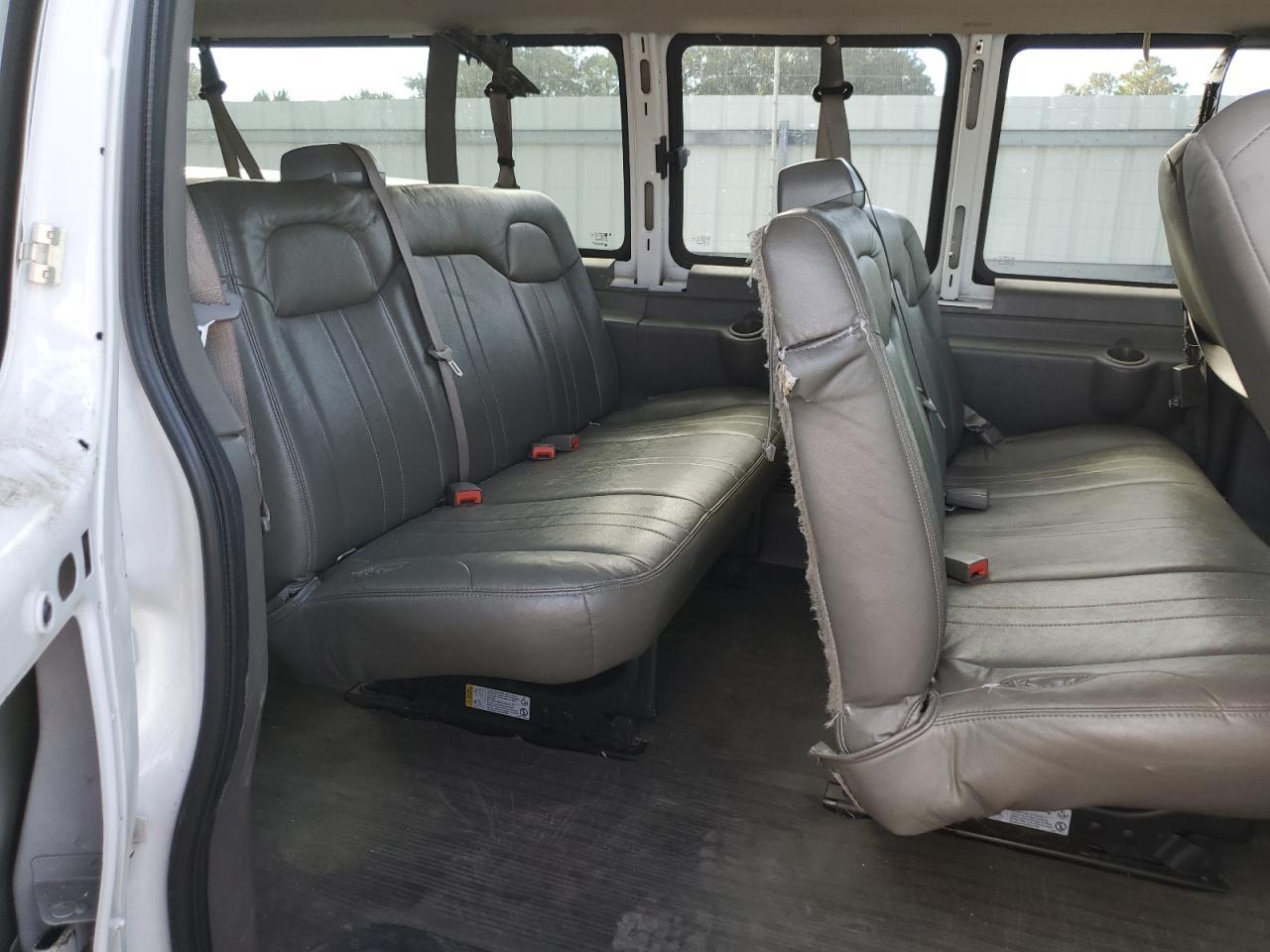 2023 CHEVROLET Express 3500