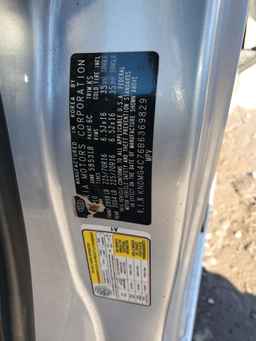 2011 KIA SEDONA