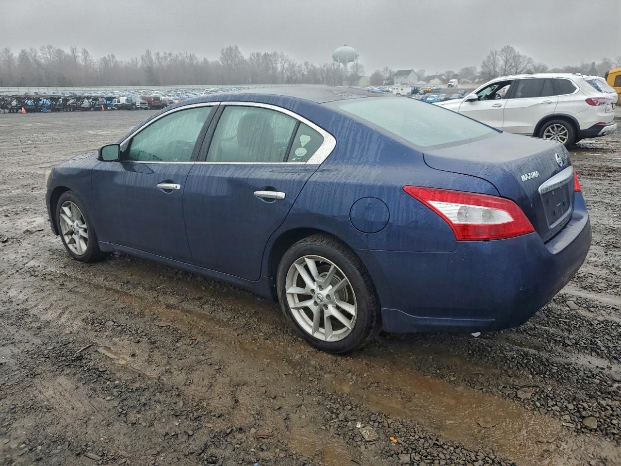 2010 NISSAN Maxima