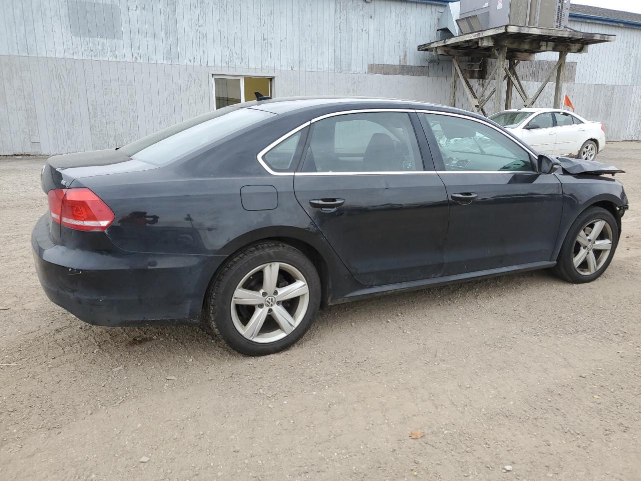 2012 VOLKSWAGEN Passat