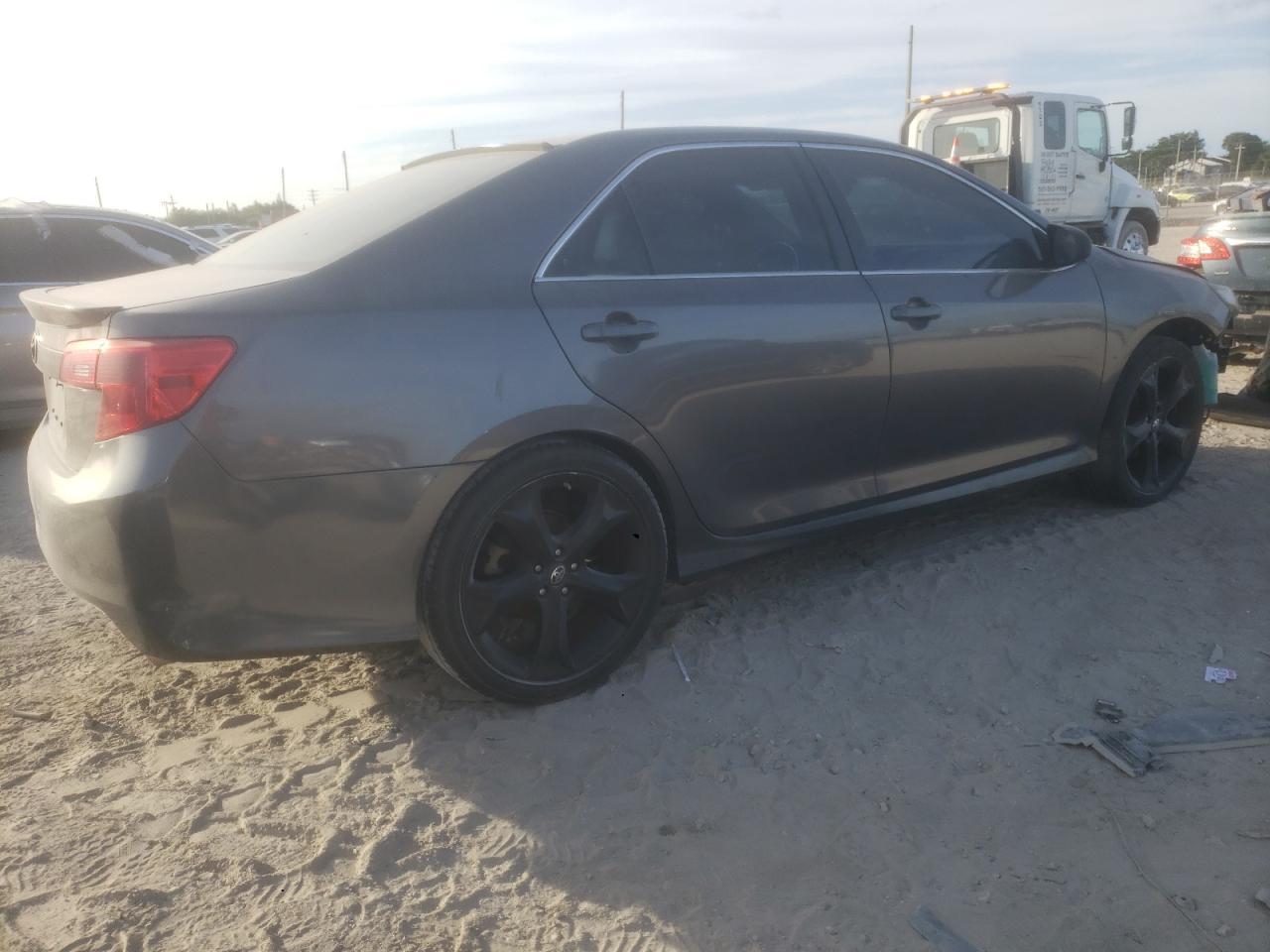 2014 TOYOTA CAMRY