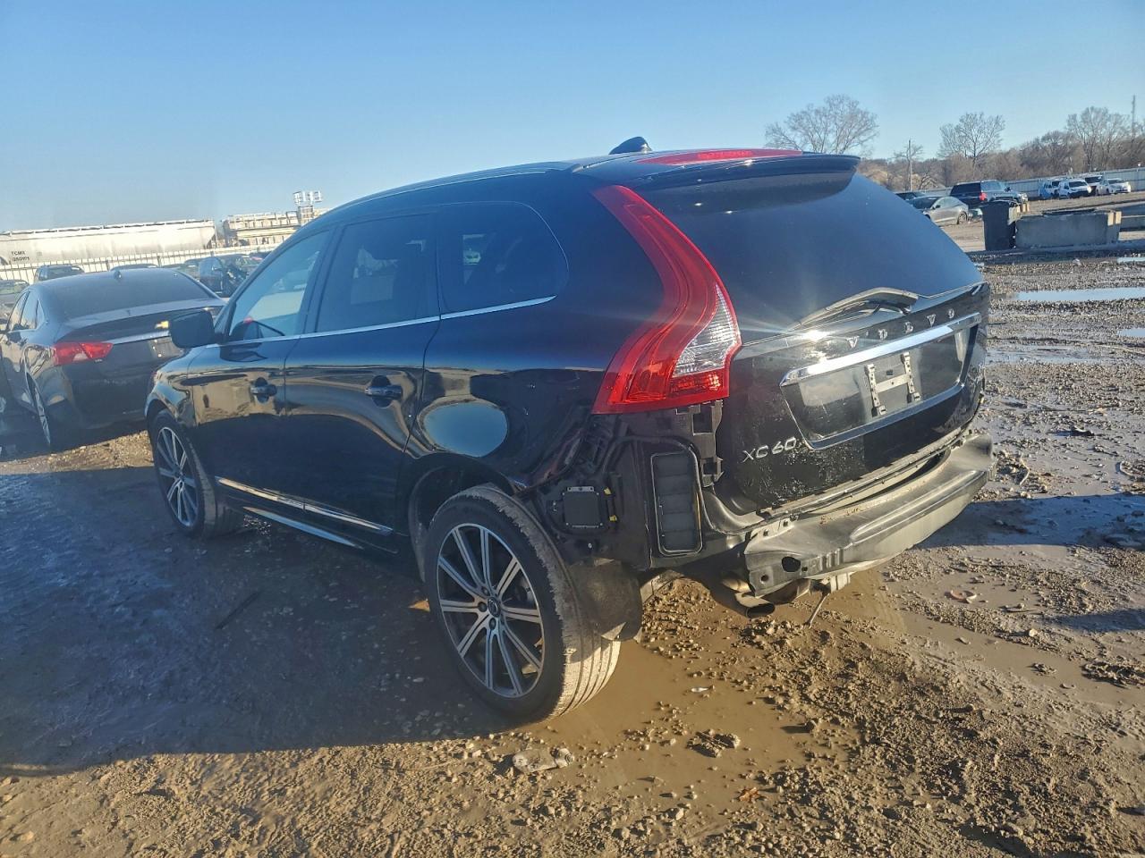 2015 VOLVO XC60