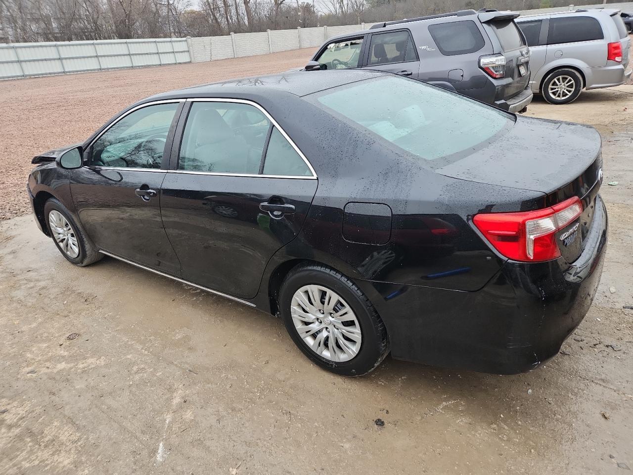 2014 TOYOTA CAMRY