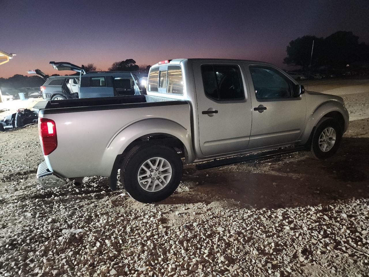2017 NISSAN Frontier