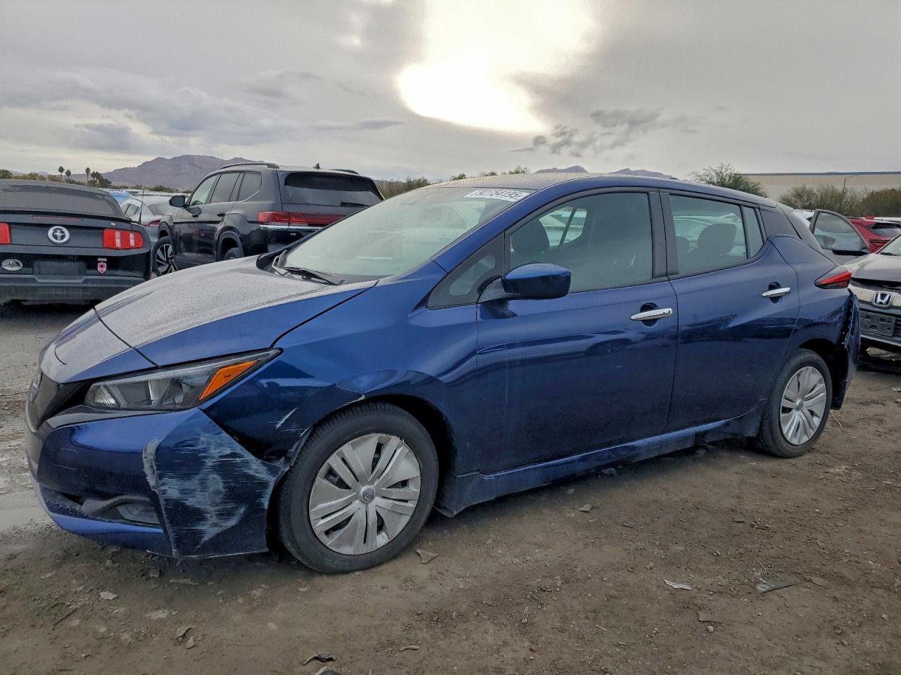 2023 NISSAN LEAF