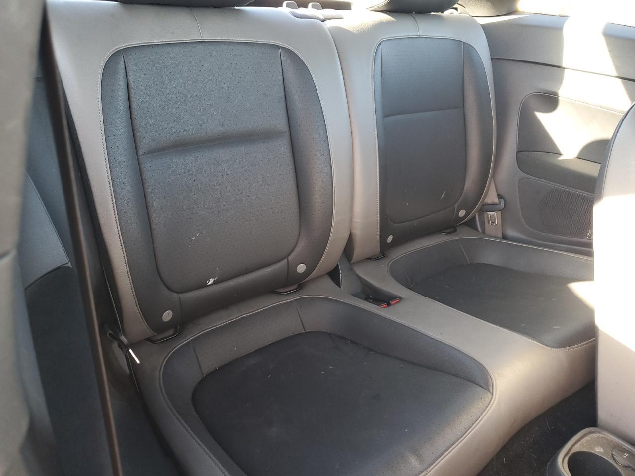 2015 VOLKSWAGEN Beetle