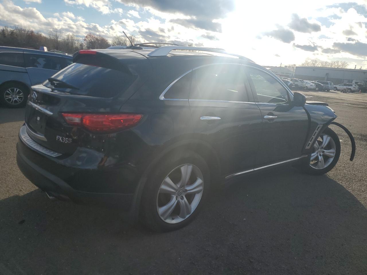 2011 INFINITI FX35