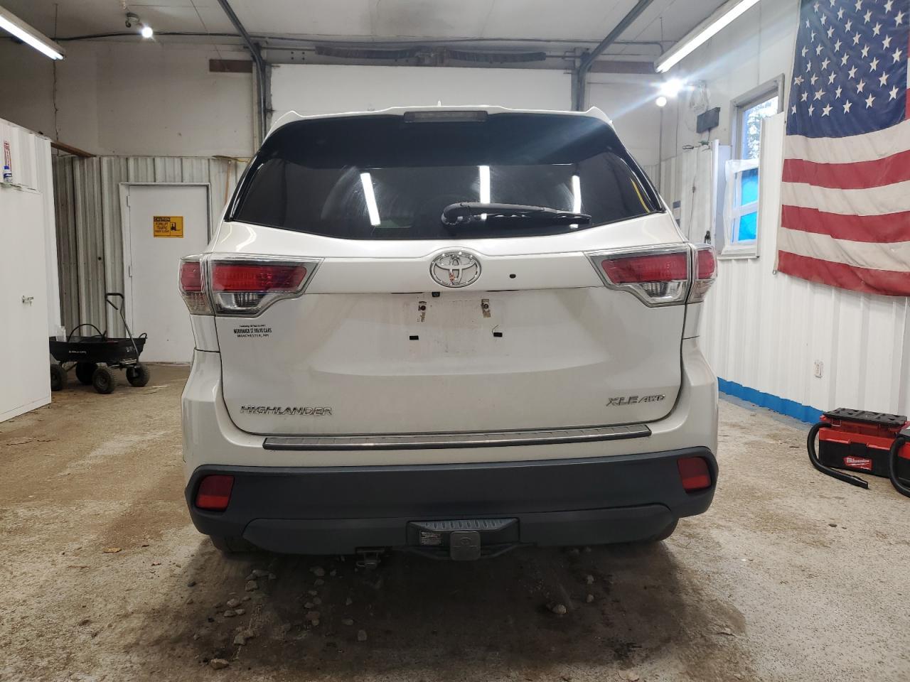 2016 TOYOTA HIGHLANDER