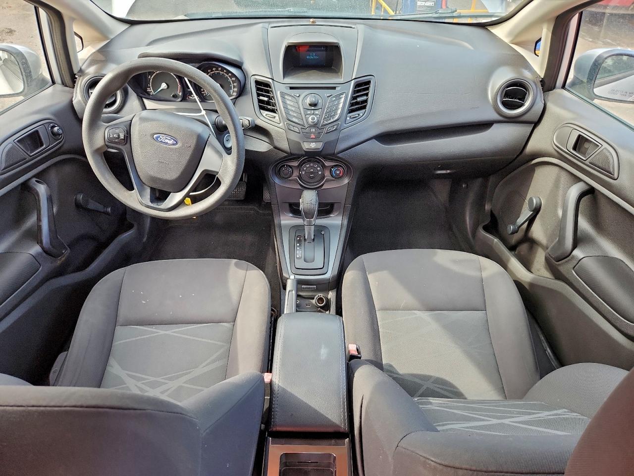 2015 FORD Fiesta
