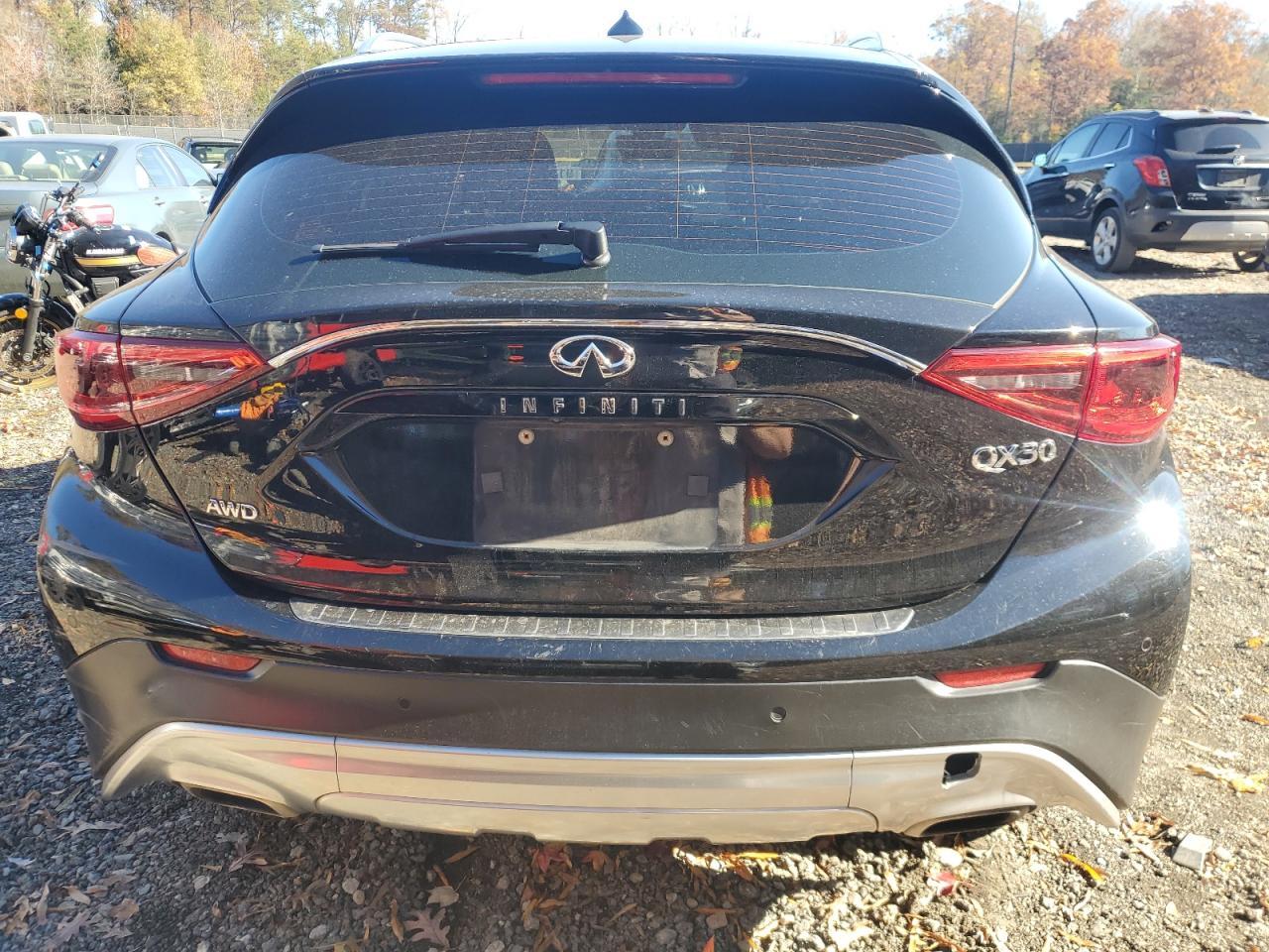 2017 INFINITI QX30