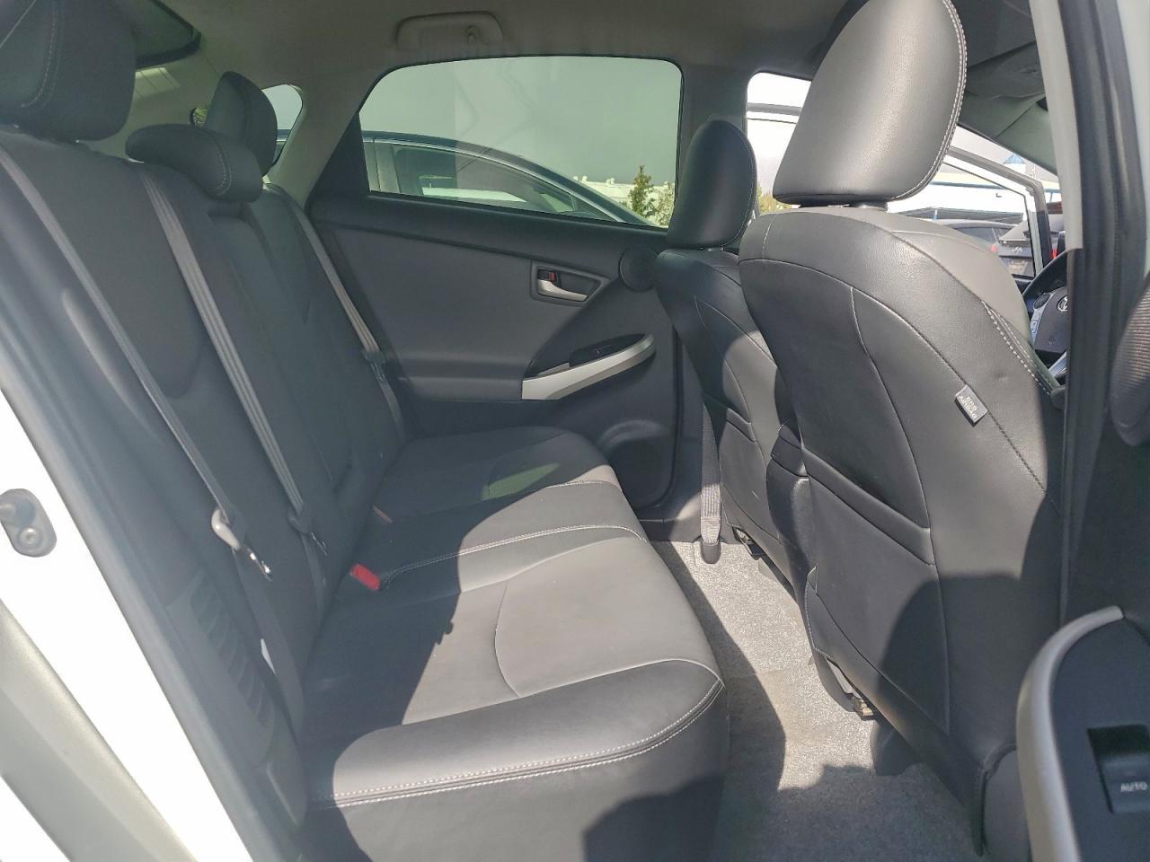 2015 TOYOTA PRIUS