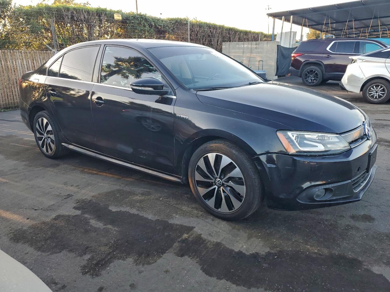 2013 VOLKSWAGEN JETTA
