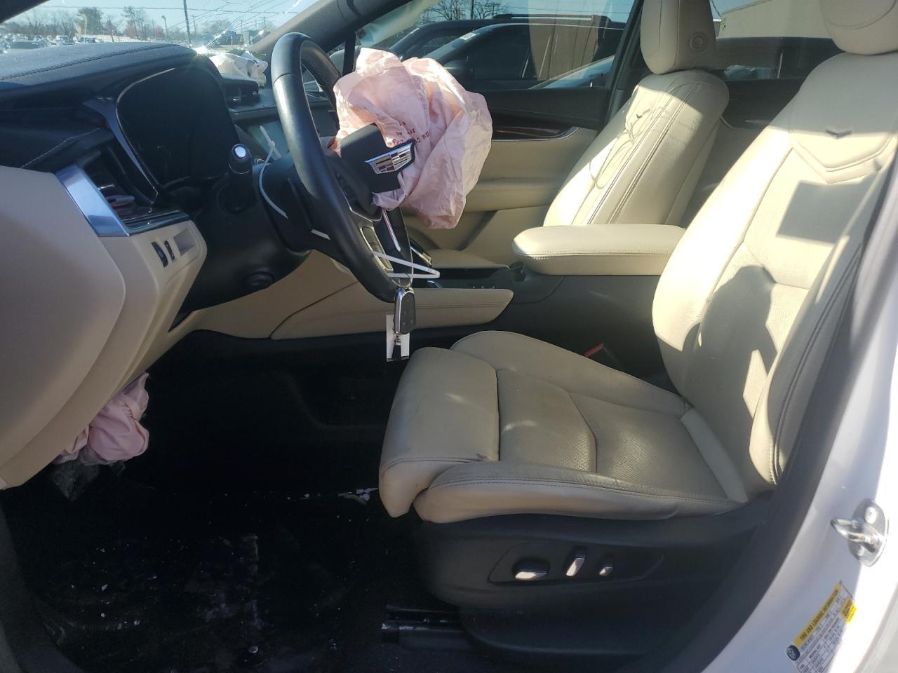 2017 CADILLAC XT5