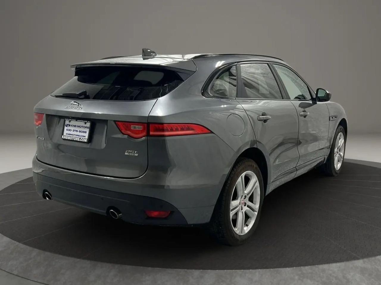 2019 JAGUAR F-Pace