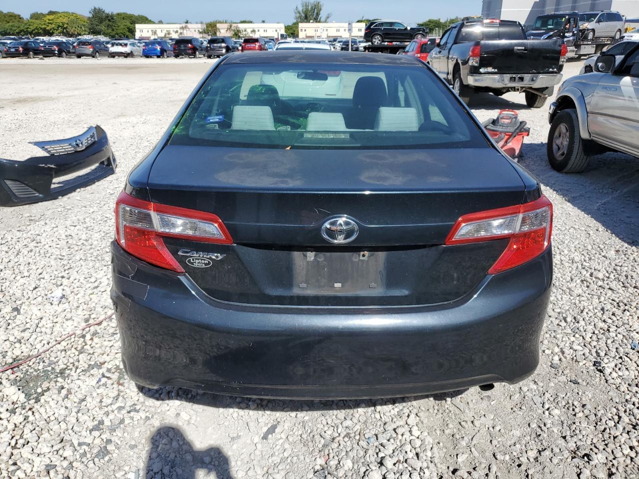 2014 TOYOTA CAMRY