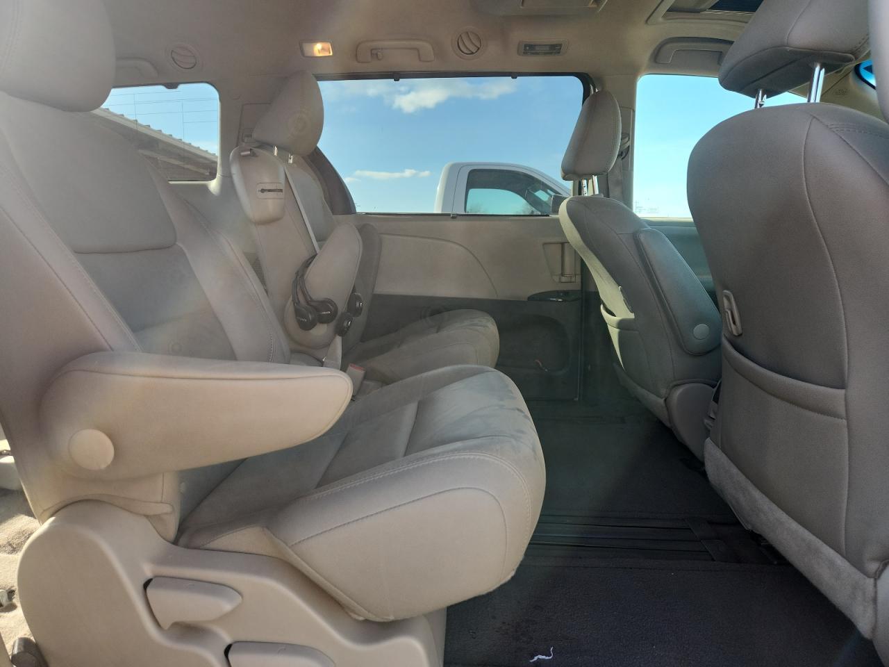 2015 TOYOTA SIENNA