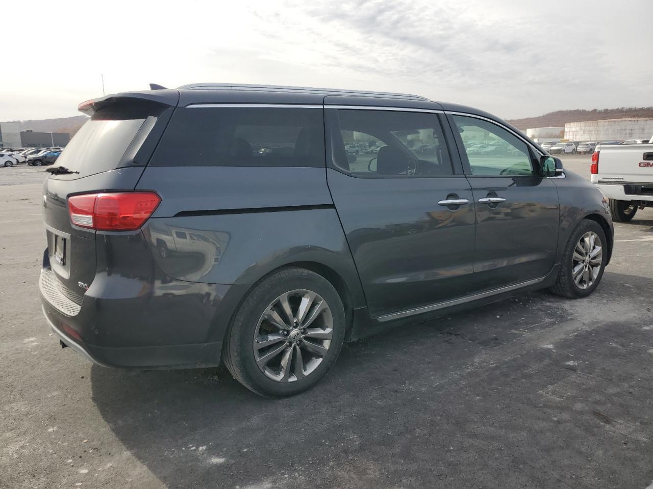 2016 KIA SEDONA