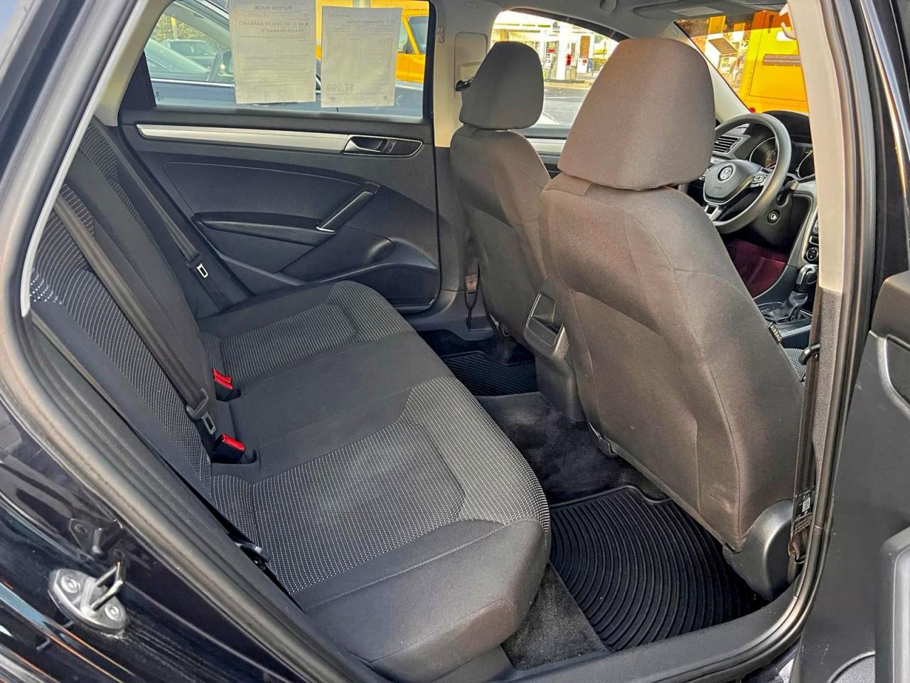 2017 VOLKSWAGEN Passat
